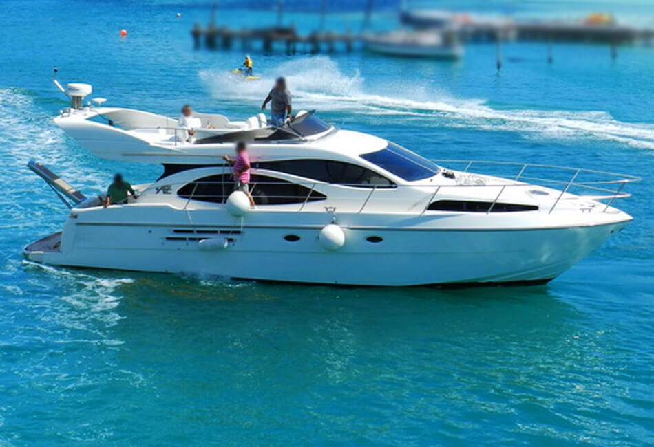  50 Ft Azimut Flybridge Luxurious Yacht